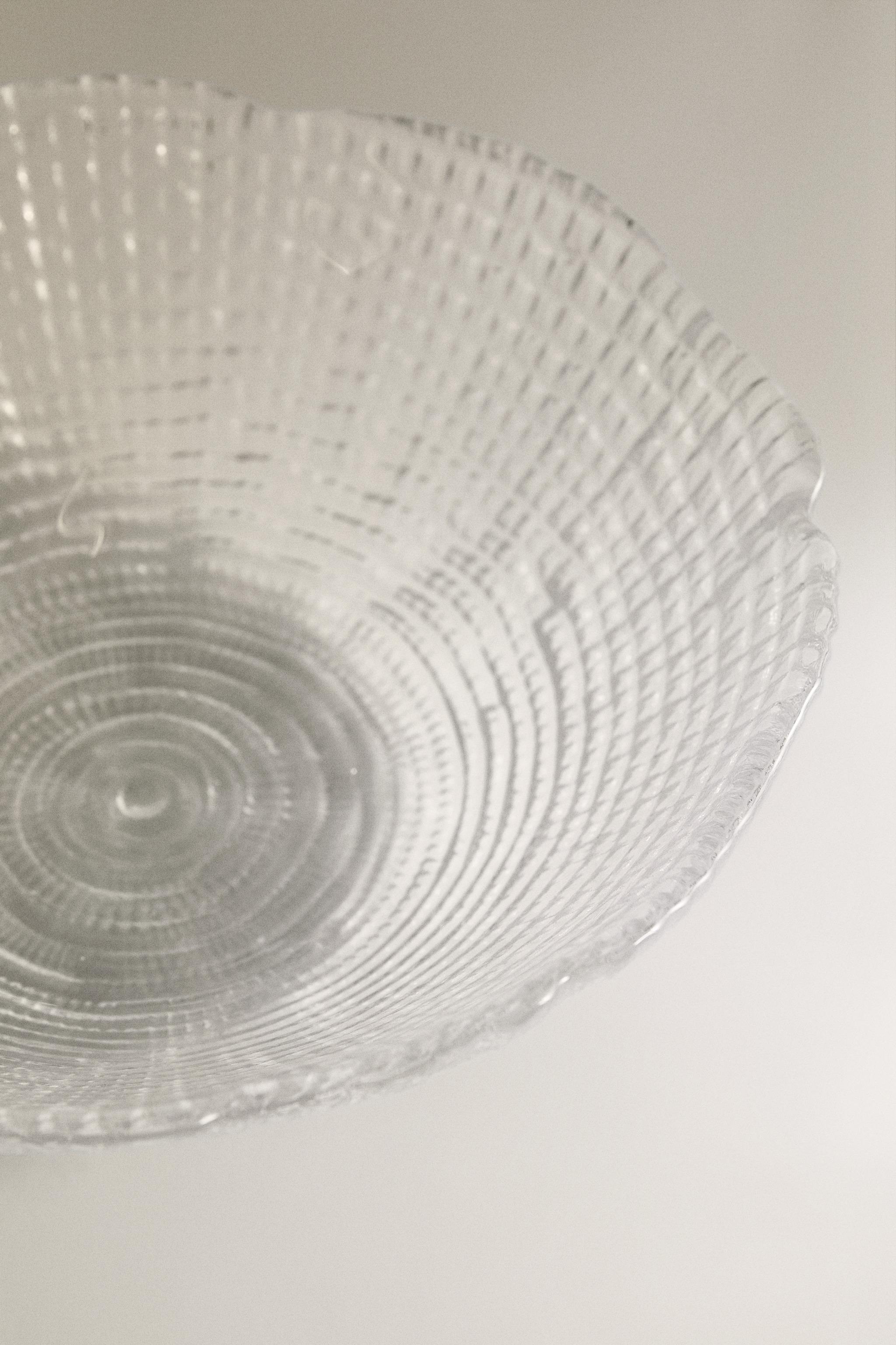 GLASS BOWL WITH RAISED DESIGN